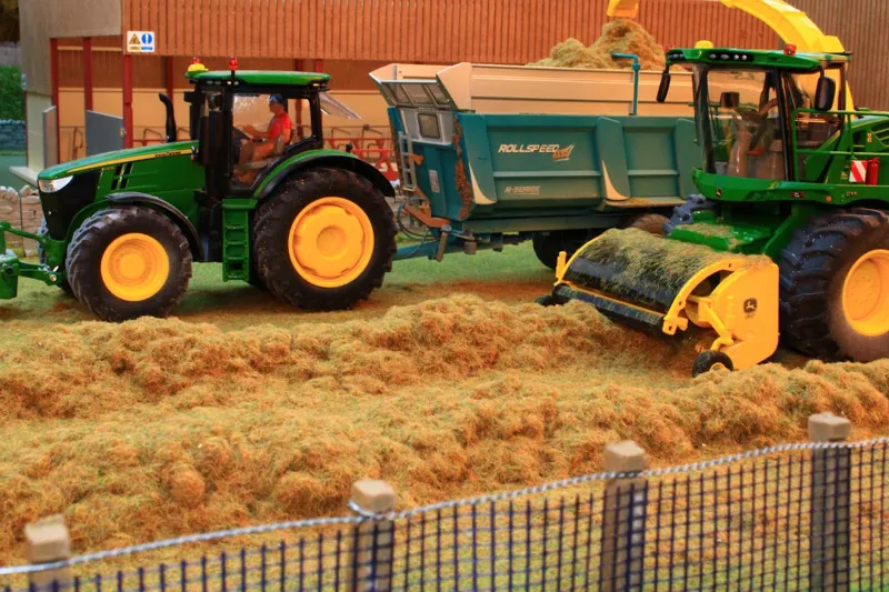 Brushwood Field Row Silage 1:32